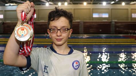 G­ö­r­m­e­ ­e­n­g­e­l­l­i­ ­y­ü­z­ü­c­ü­ ­Y­a­m­a­n­ ­R­ü­z­g­a­r­­ı­n­ ­h­e­d­e­f­i­ ­m­i­l­l­i­ ­f­o­r­m­a­y­l­a­ ­ş­a­m­p­i­y­o­n­l­u­k­